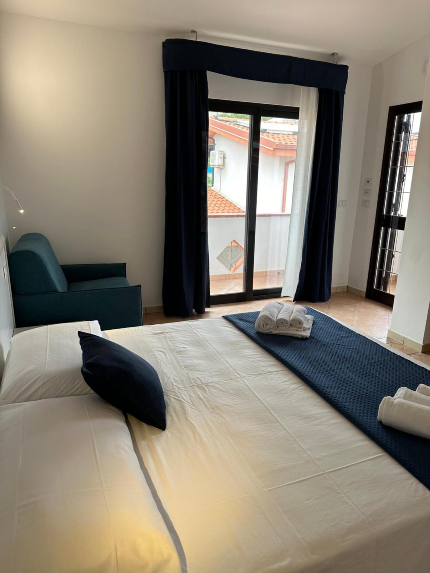 Residence Hotel La Taverna Capo Vaticano Buitenkant foto