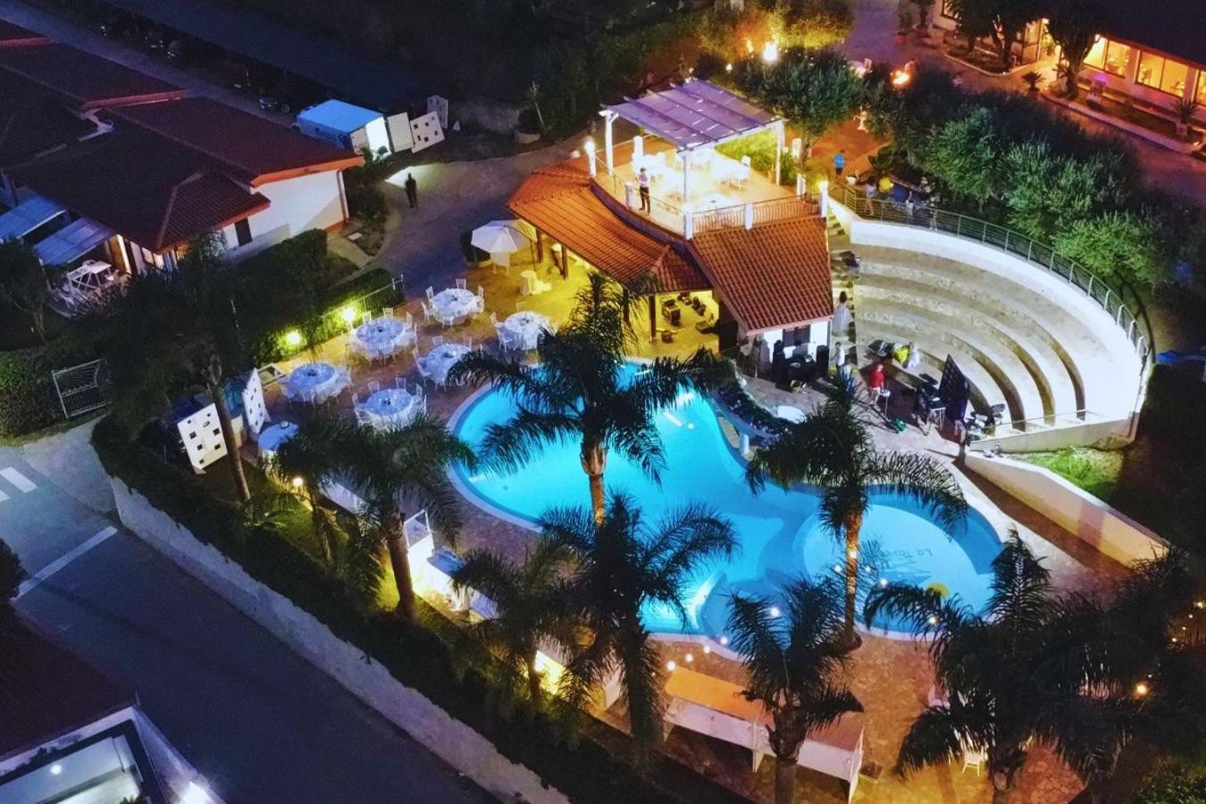 Residence Hotel La Taverna Capo Vaticano Buitenkant foto