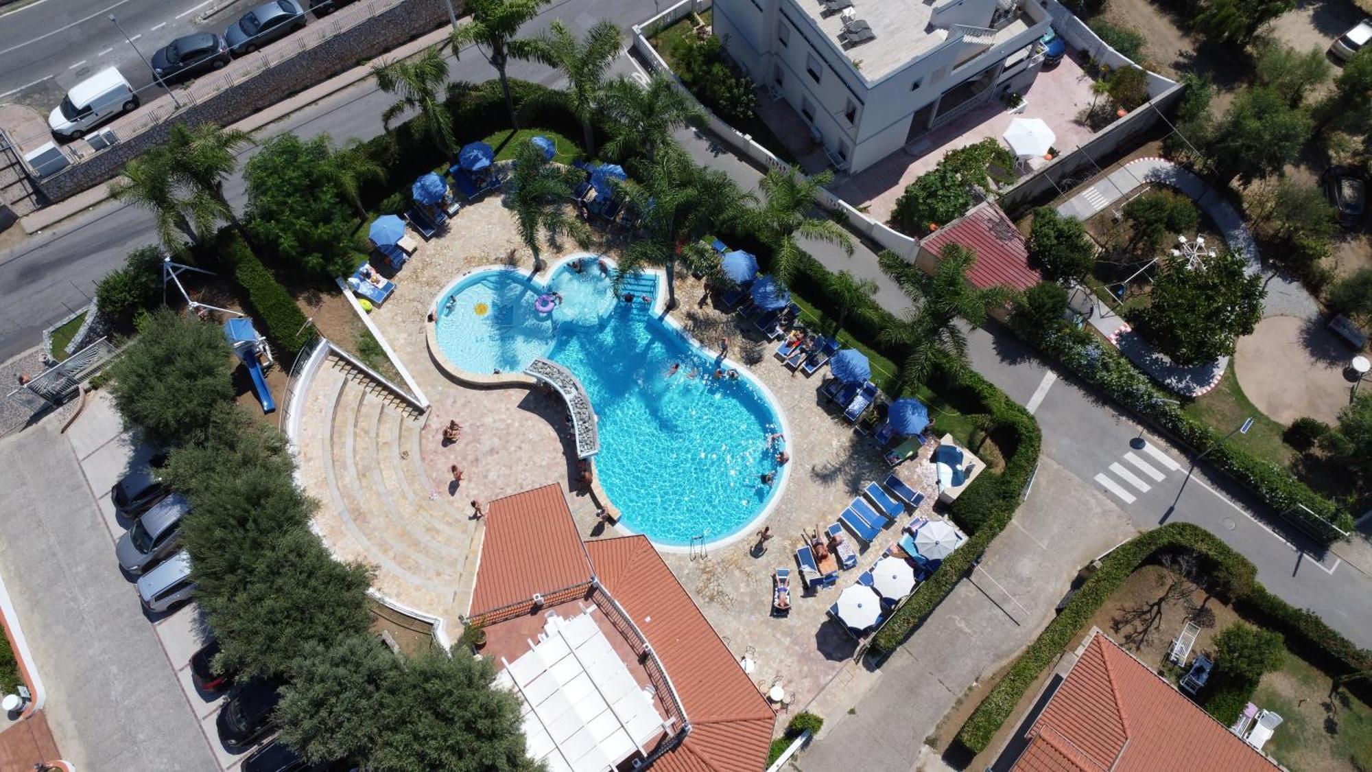 Residence Hotel La Taverna Capo Vaticano Buitenkant foto
