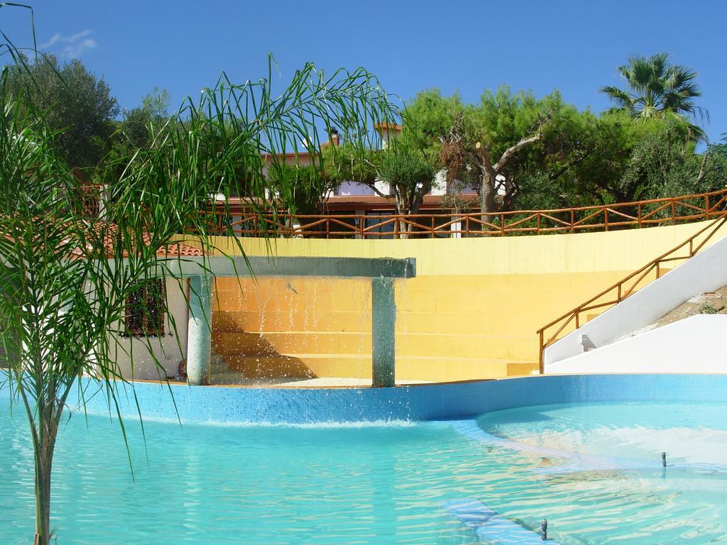 Residence Hotel La Taverna Capo Vaticano Buitenkant foto