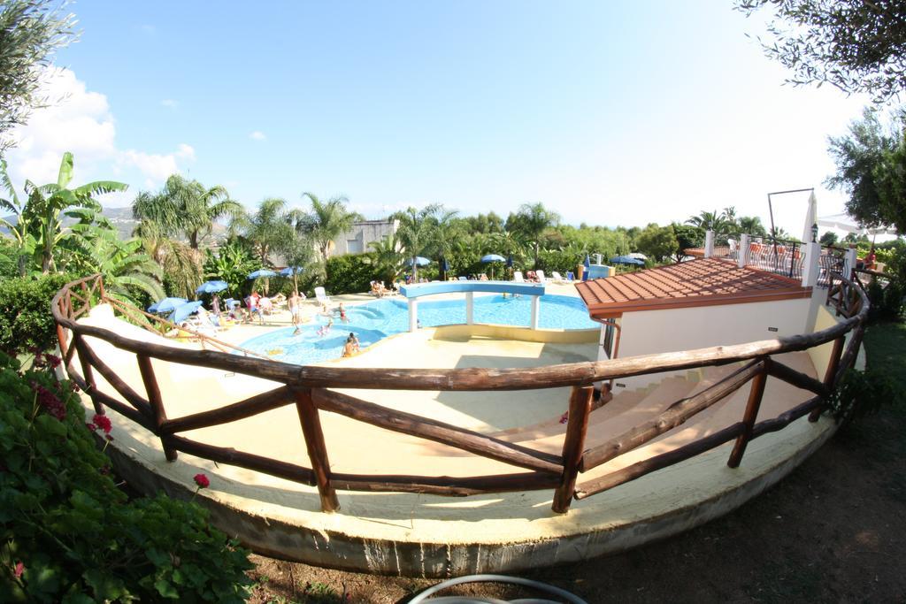 Residence Hotel La Taverna Capo Vaticano Buitenkant foto
